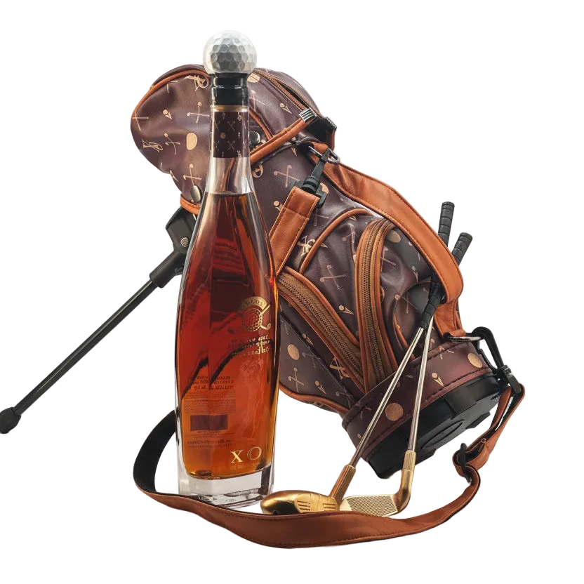 Oceano Azul Fairway Cognac XO bottle with golf bag and miniature golf clubs.