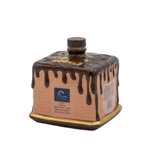 Oceano Azul square chocolate-colored La Cake bottle with gold trim, brown cap, and rear label.